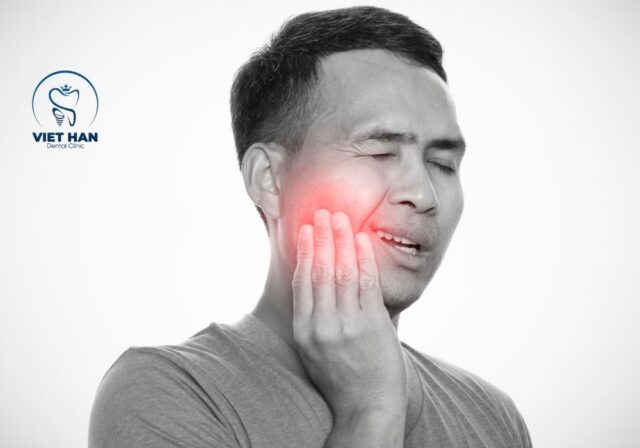 Hiểu đúng dấu hiệu mọc răng khôn giúp bạn chăm sóc và giảm đau hiệu quả hơn tại nhà.