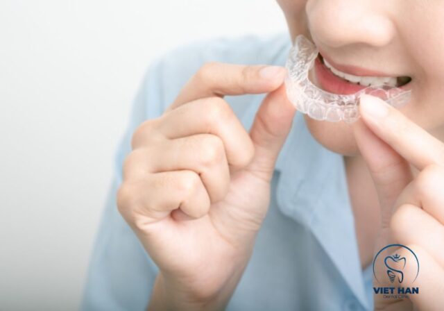 Niềng răng trong suốt phù hợp với người cần tính thẩm mỹ cao khi chỉnh nha.